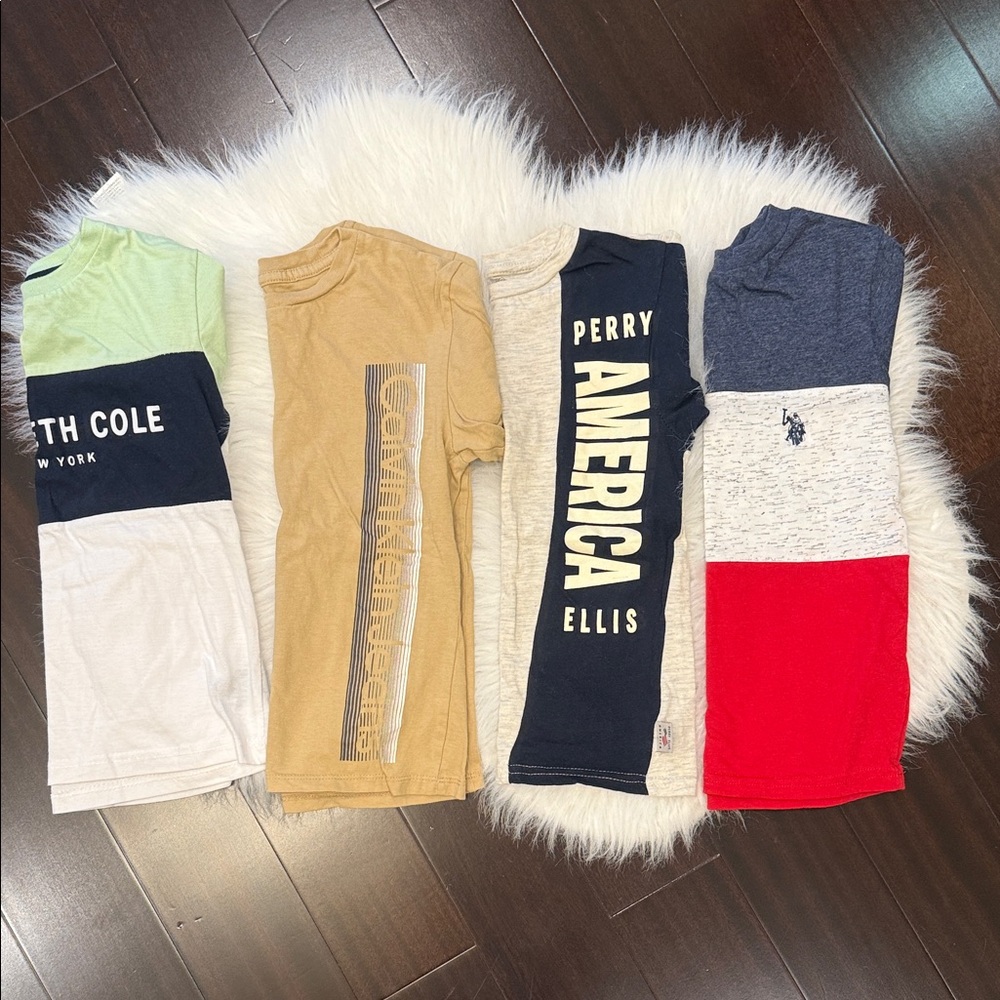 Bundle of 4 T-shirts
